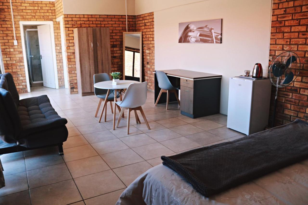 My Guesthouse Kimberley Extérieur photo