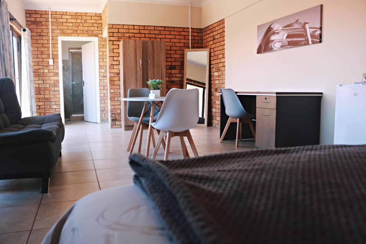 My Guesthouse Kimberley Extérieur photo
